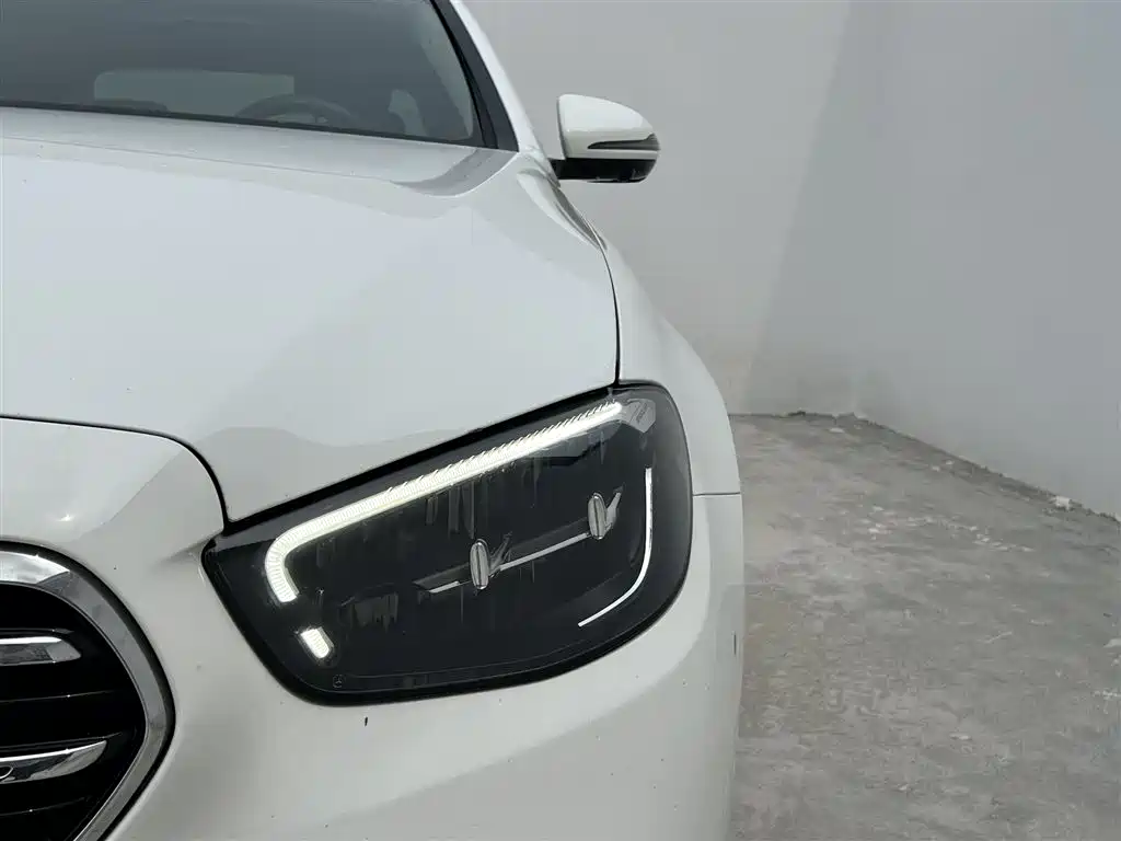 Mercedes-Benz E-Class 2022 — фото 15