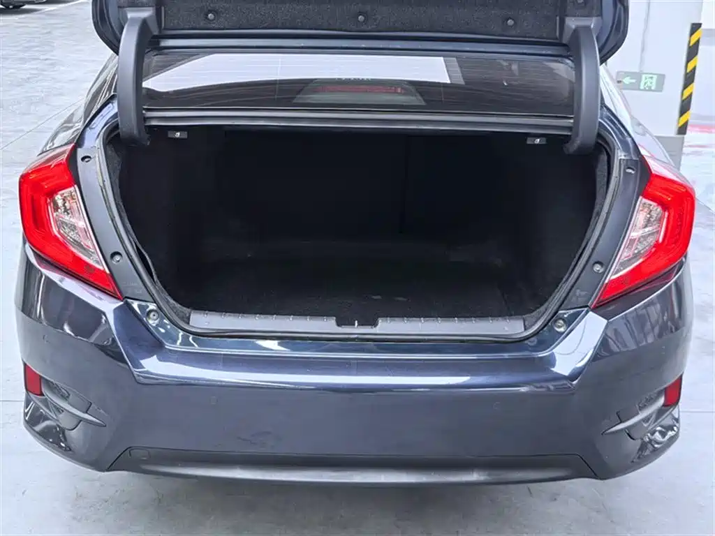 Honda Civic 2020 — фото 16