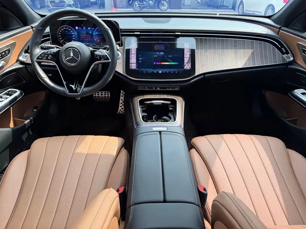 Mercedes-Benz E-Class 2024 — фото 16