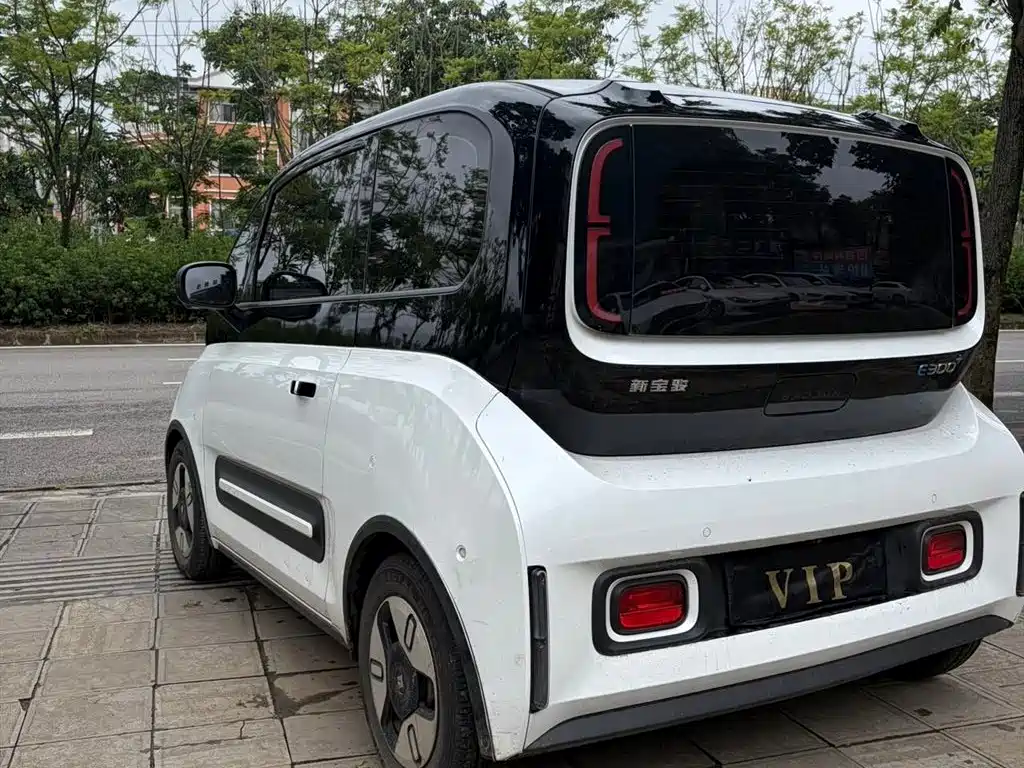 Baojun E300 2020