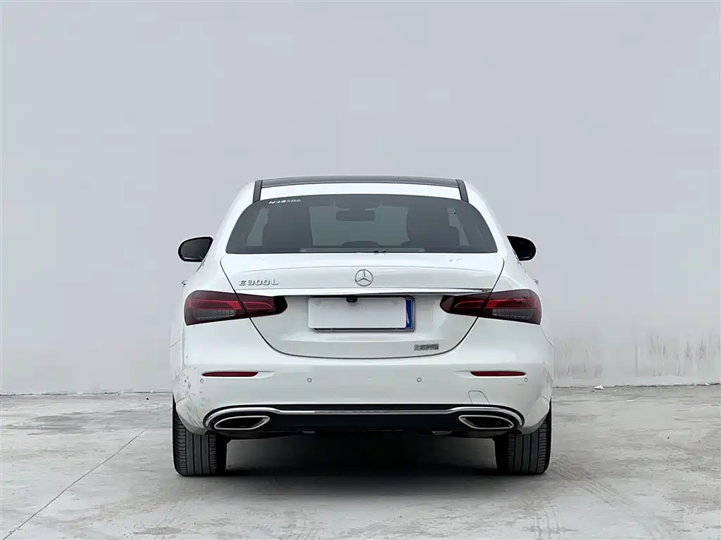 Mercedes-Benz E-Class 2022 — фото 4