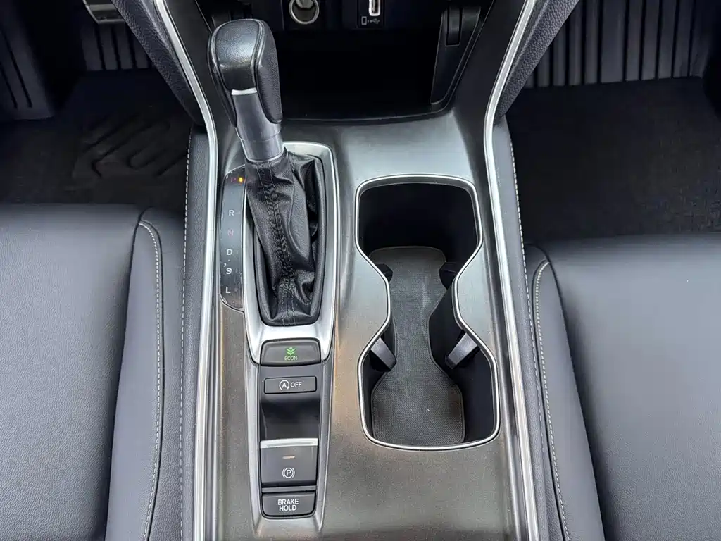 Honda Accord 2022 — фото 9