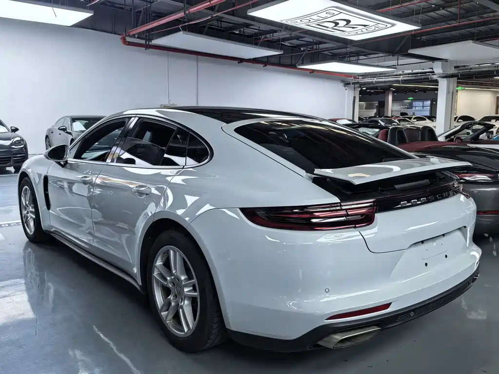 Porsche Panamera 2017 — фото 17