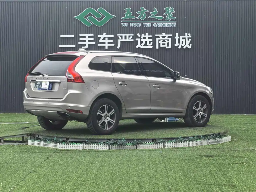 Volvo XC60 2014 — фото 18