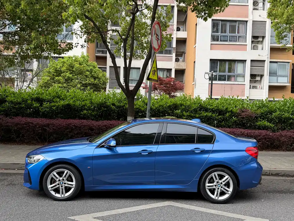 BMW 1 Series 2019 — фото 6