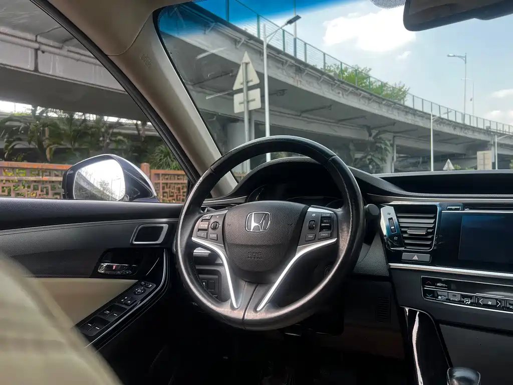 Honda Spirior 2016 — фото 29