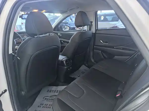 Hyundai Elantra 2023