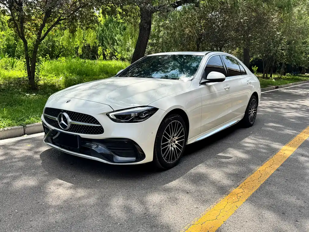 Mercedes-Benz C-Class 2024