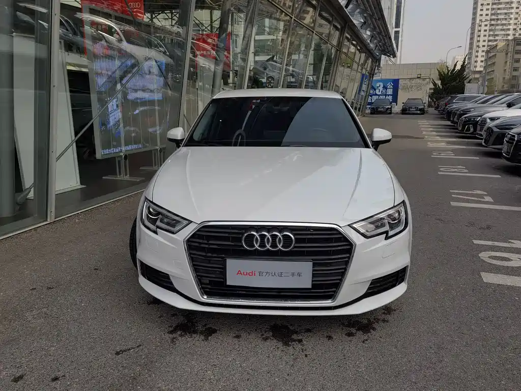 Audi A3 2018 — фото 2