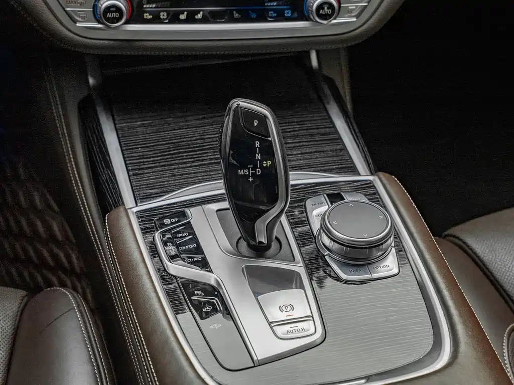 BMW 7 Series 2019 — фото 13