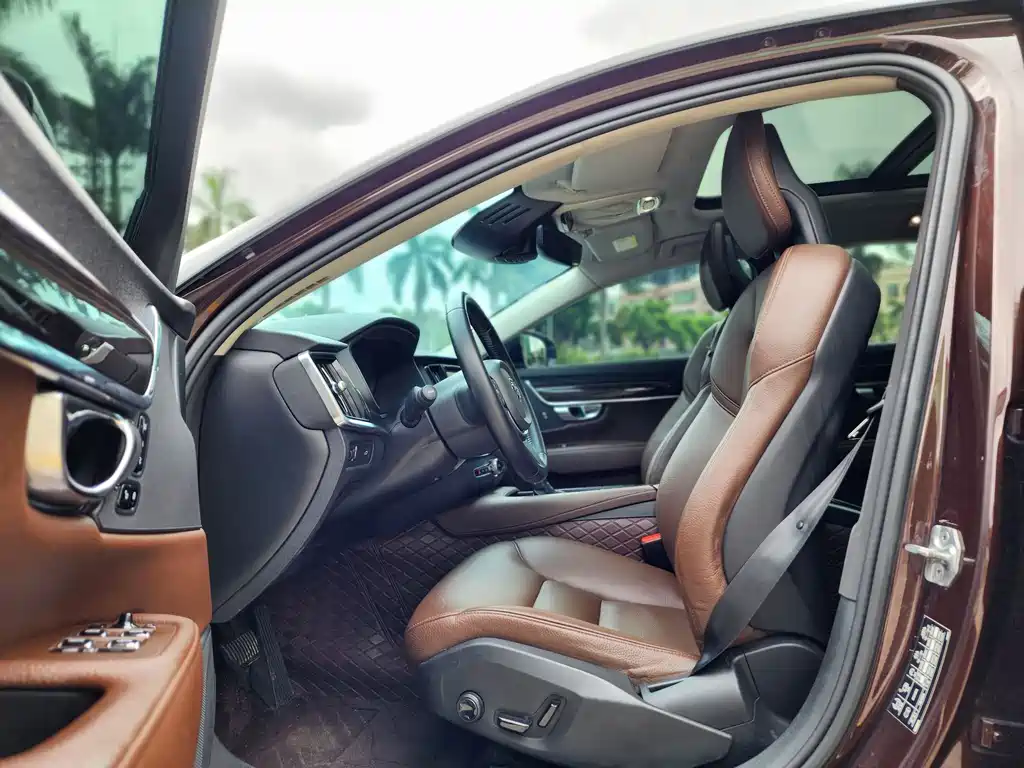 Volvo S90 2018 — фото 15