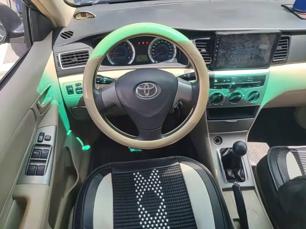 Toyota Corolla 2015 — фото 15