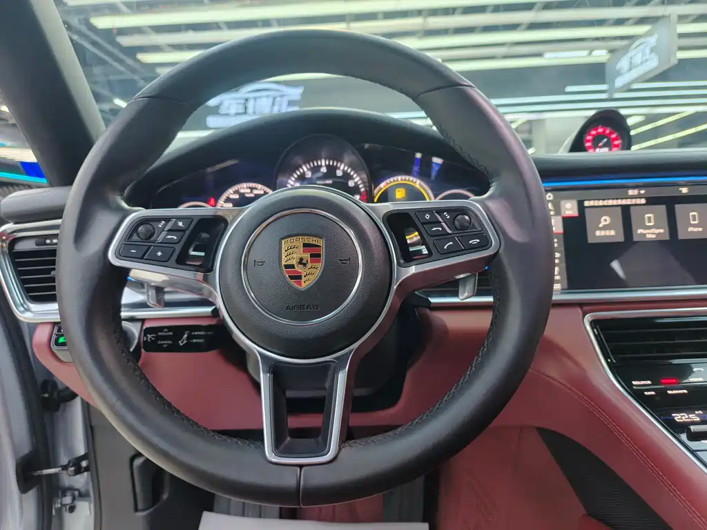 Porsche Panamera 2017 — фото 14