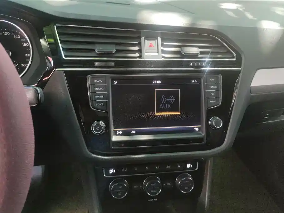 Volkswagen Tiguan L 2018 — фото 13
