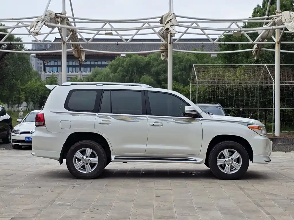 Toyota Land Cruiser 2015 — фото 24
