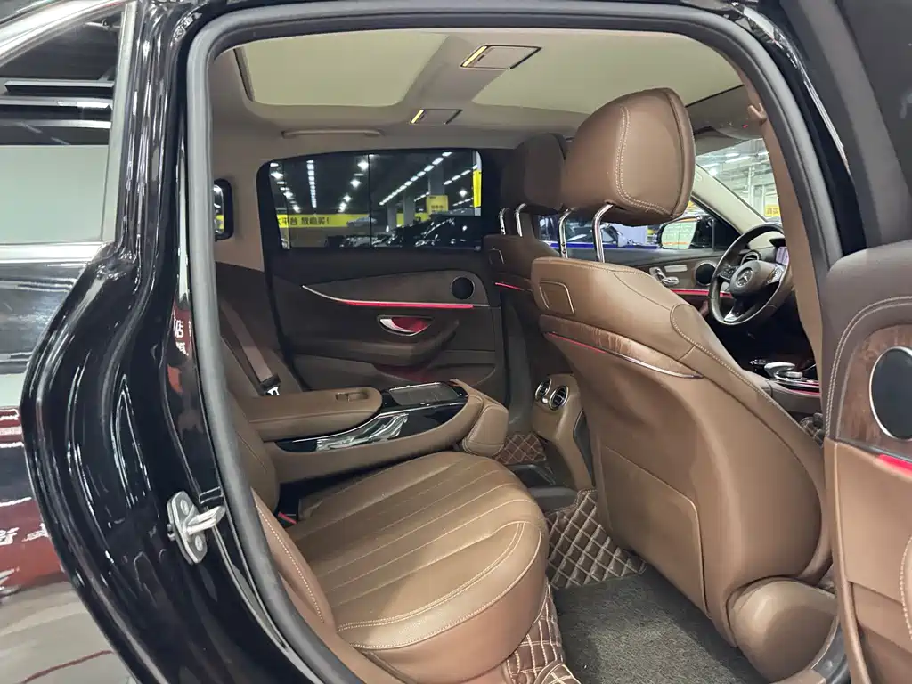 Mercedes-Benz E-Class 2017 — фото 11