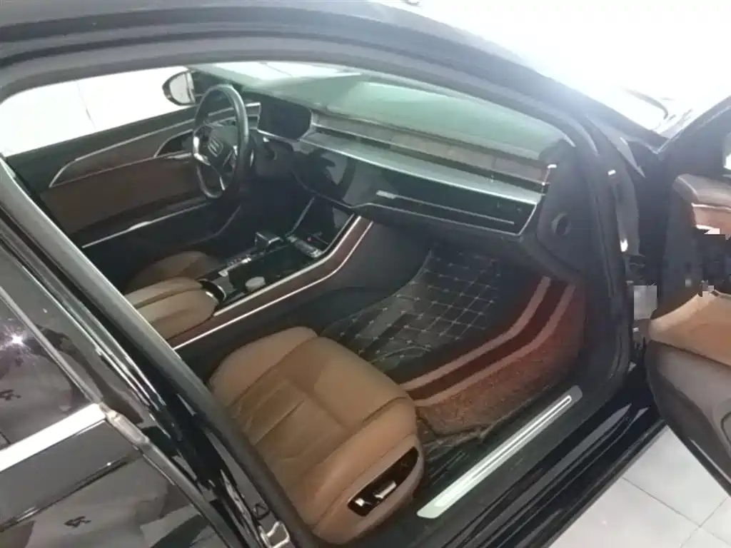 Audi A8 2020 — фото 11