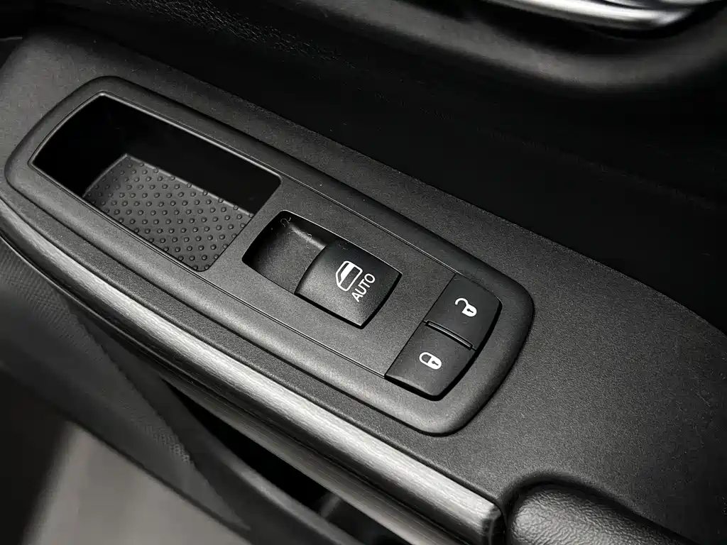 Jeep Cherokee 2018 — фото 29