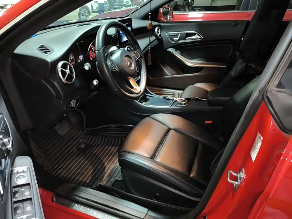 Mercedes-Benz CLA 2018 — фото 15