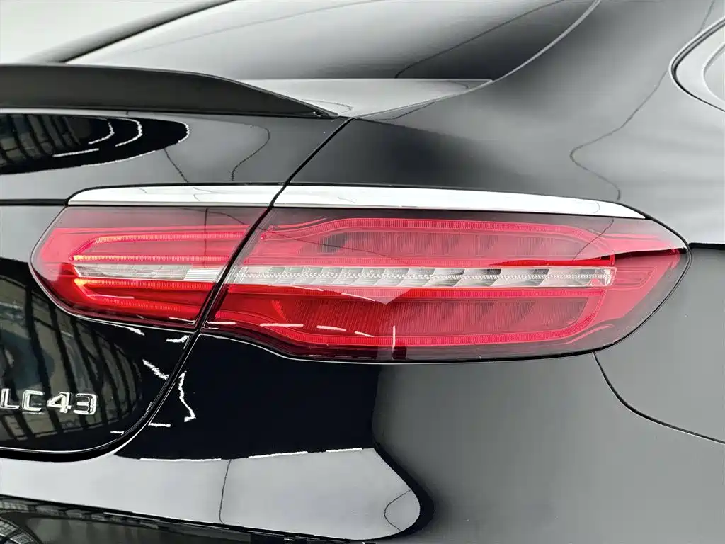 Mercedes-Benz GLC Coupe AMG 2018 — фото 17