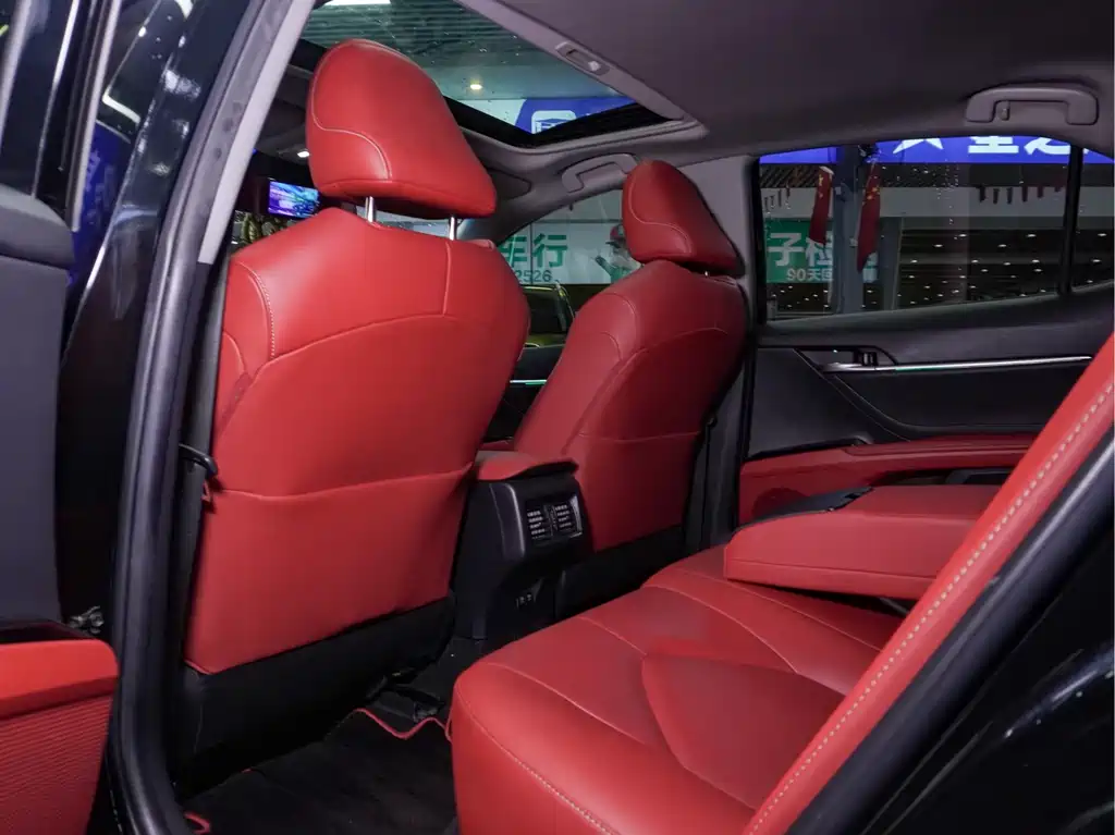 Toyota Camry 2020 — фото 20