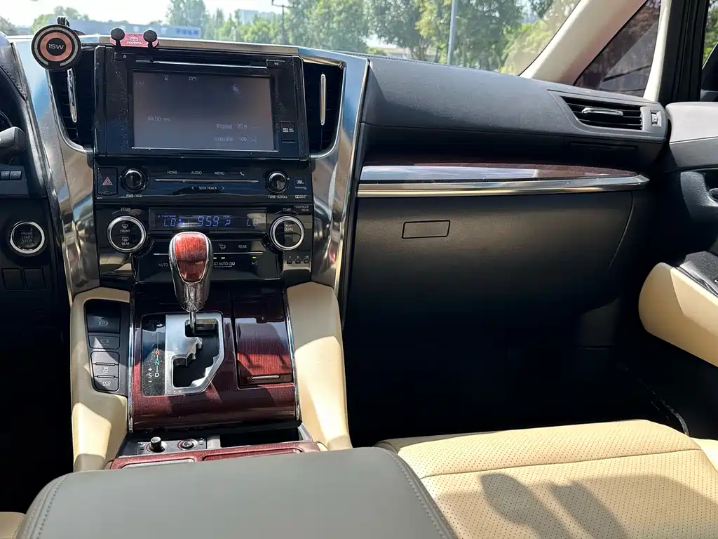Toyota Alphard 2017
