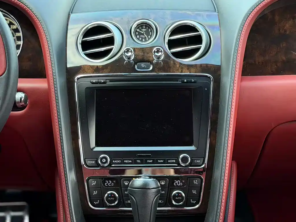 Bentley Flying Spur 2015 — фото 10