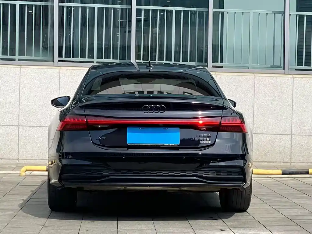 Audi A7L 2023 — фото 8