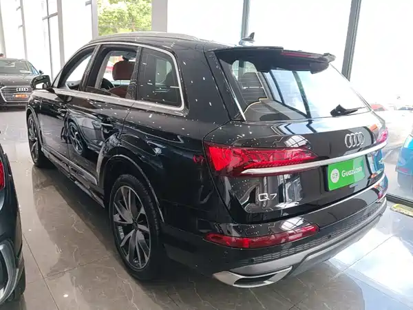 Audi Q7 2024