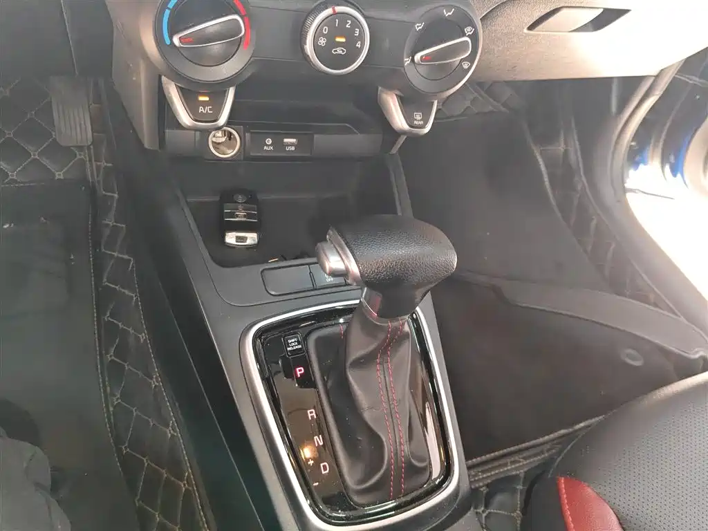 Kia KX Cross 2019 — фото 7