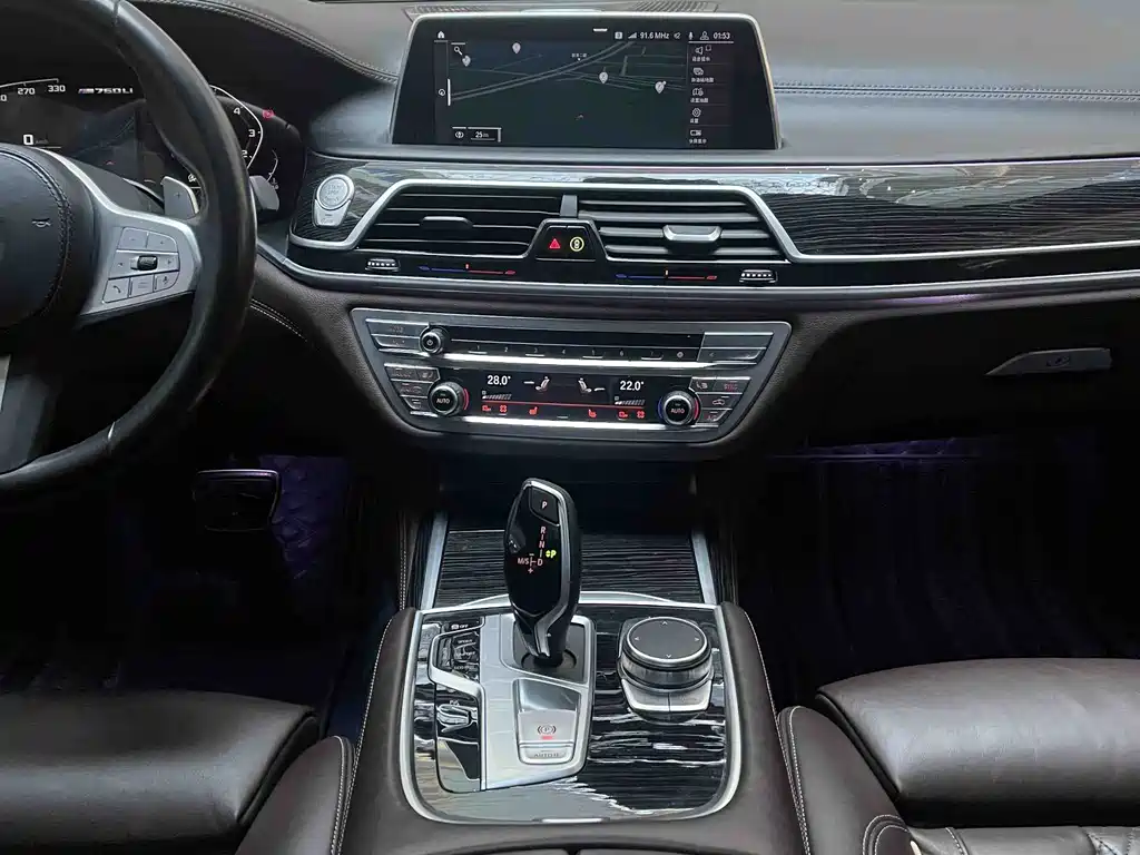 BMW 7 Series 2020 — фото 14
