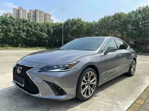 Lexus ES 2021
