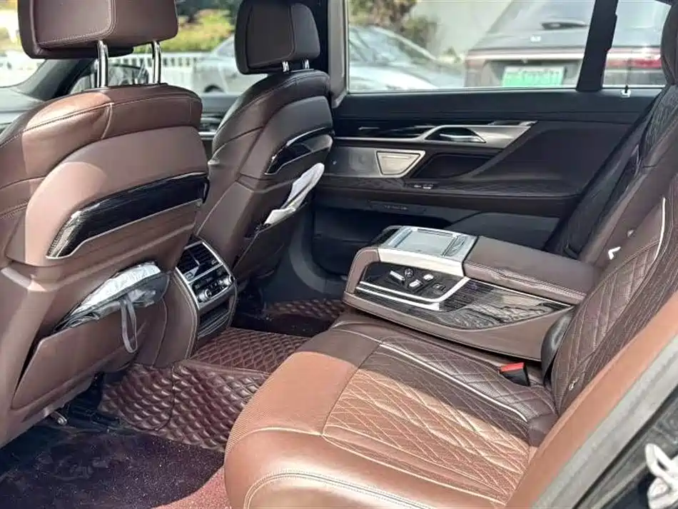BMW 7 Series 2019 — фото 3