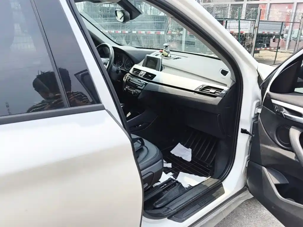 BMW X1 2016 — фото 11