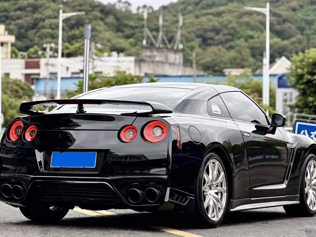 Nissan GT-R 2011