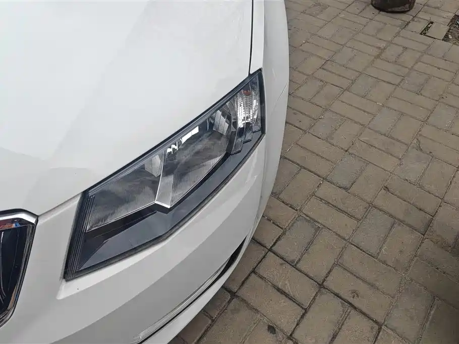 Skoda Octavia 2015 — фото 5