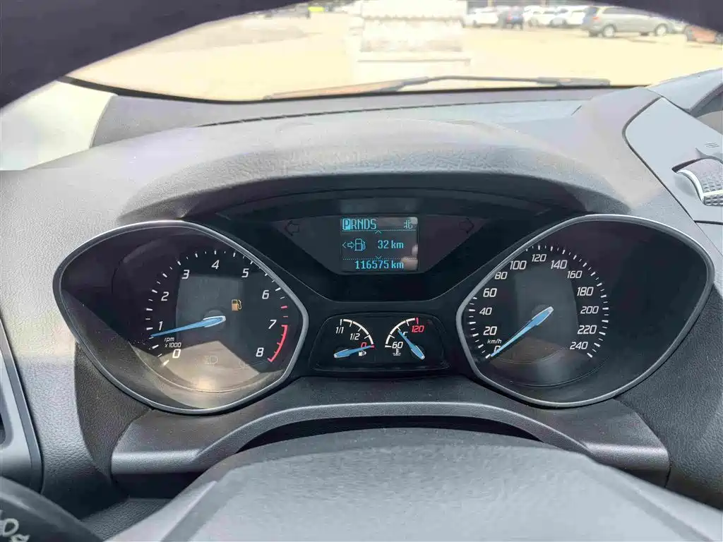 Ford Kuga 2015 — фото 19
