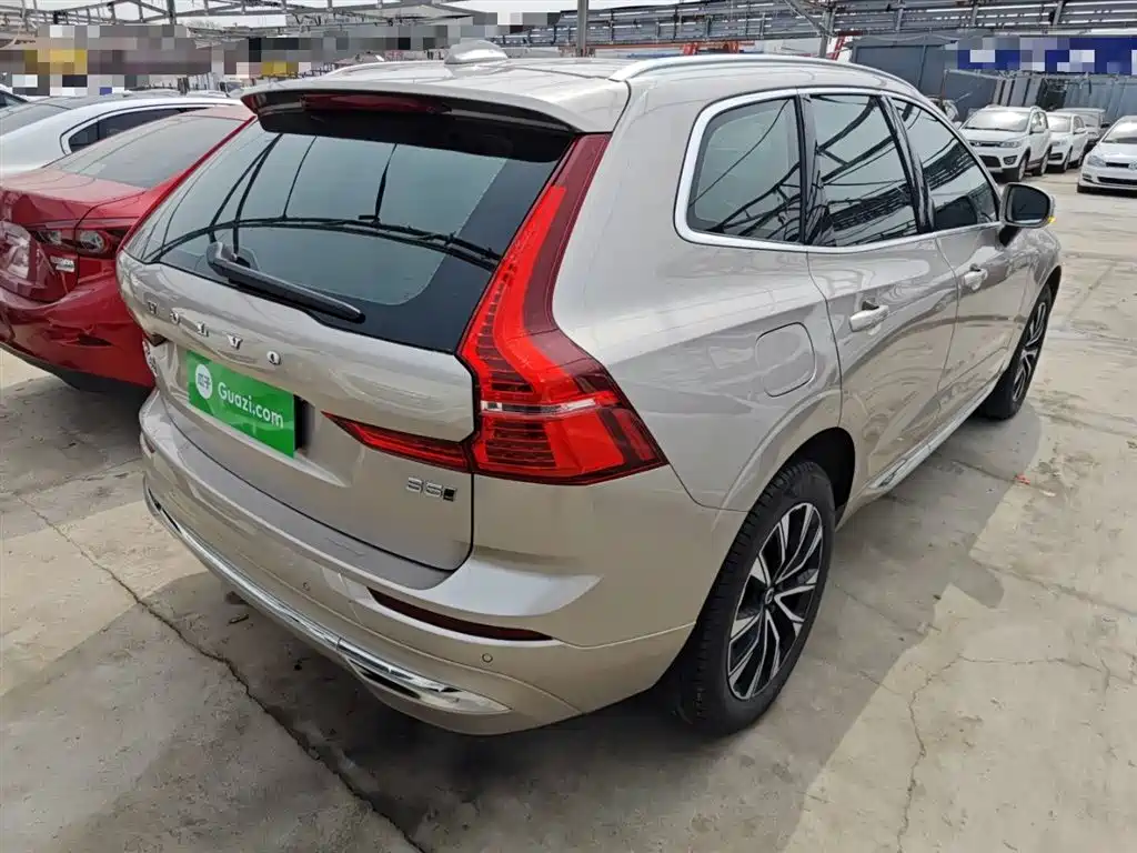 Volvo XC60 2023 — фото 4