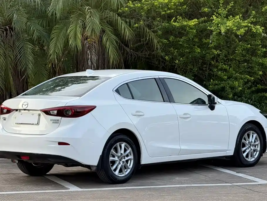 Mazda 3 Axela 2018 — фото 7