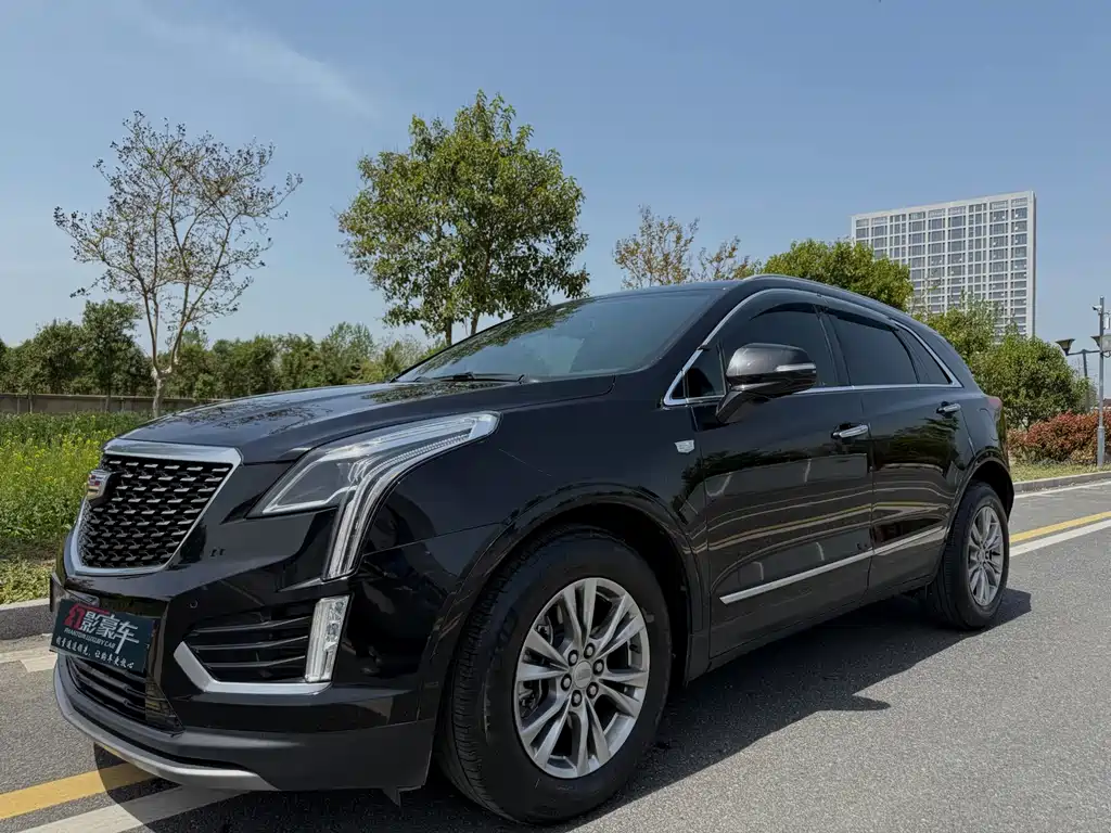 Cadillac XT5 2021 — фото 1
