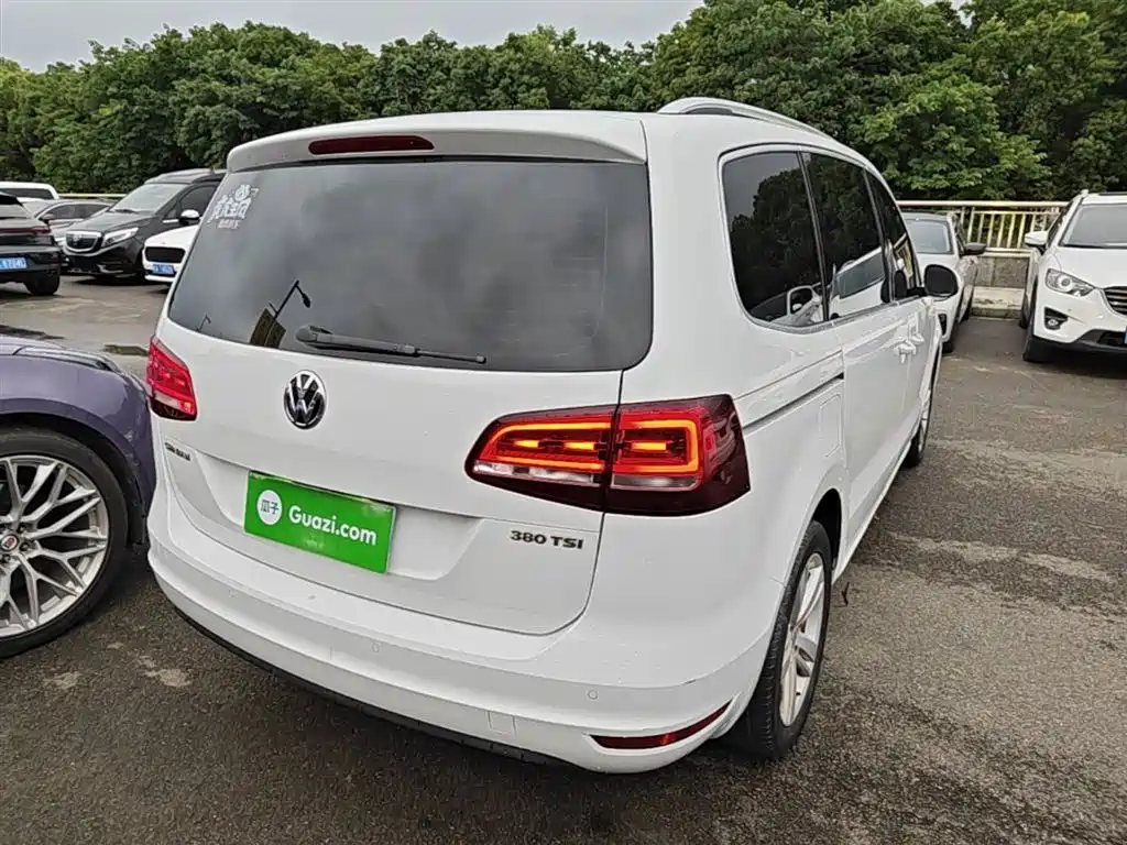 Volkswagen Sharan 2017 — фото 7