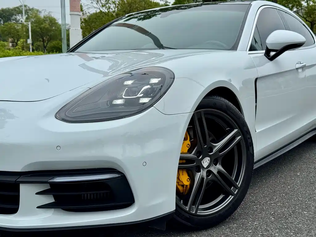 Porsche Panamera 2019 — фото 9
