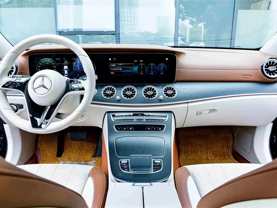 Mercedes-Benz E-Class 2023 — фото 14