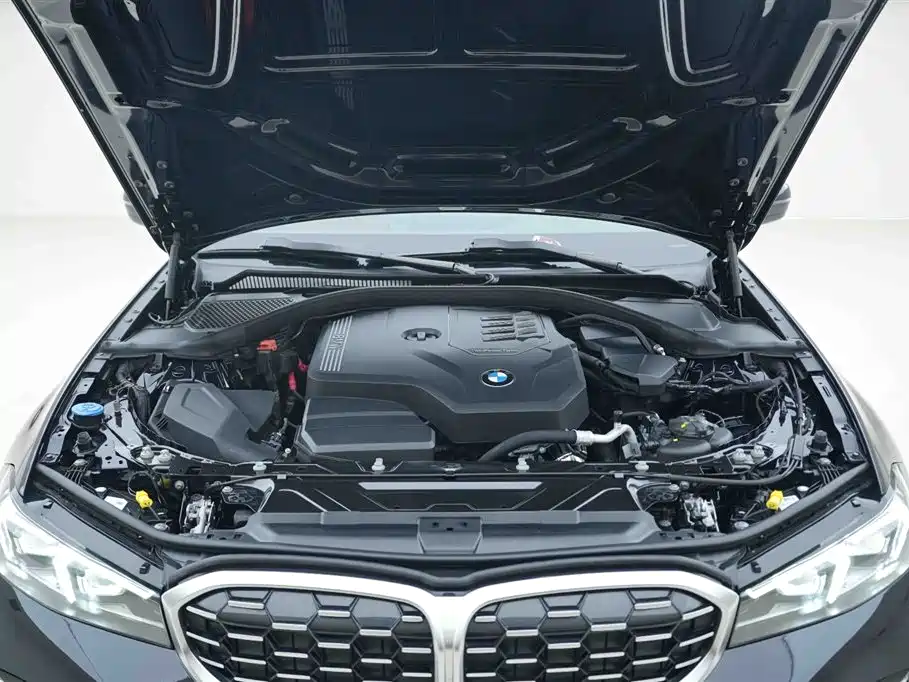 BMW 3 Series 2023