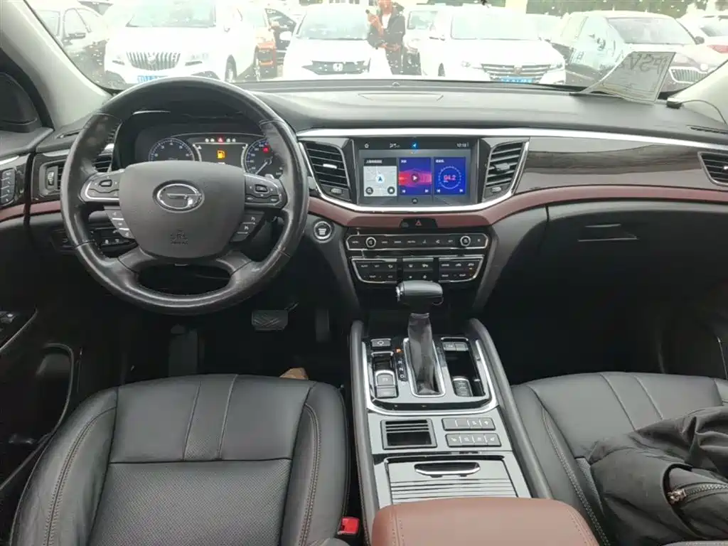 GAC Motor Trumpchi GS8 2018 — фото 10