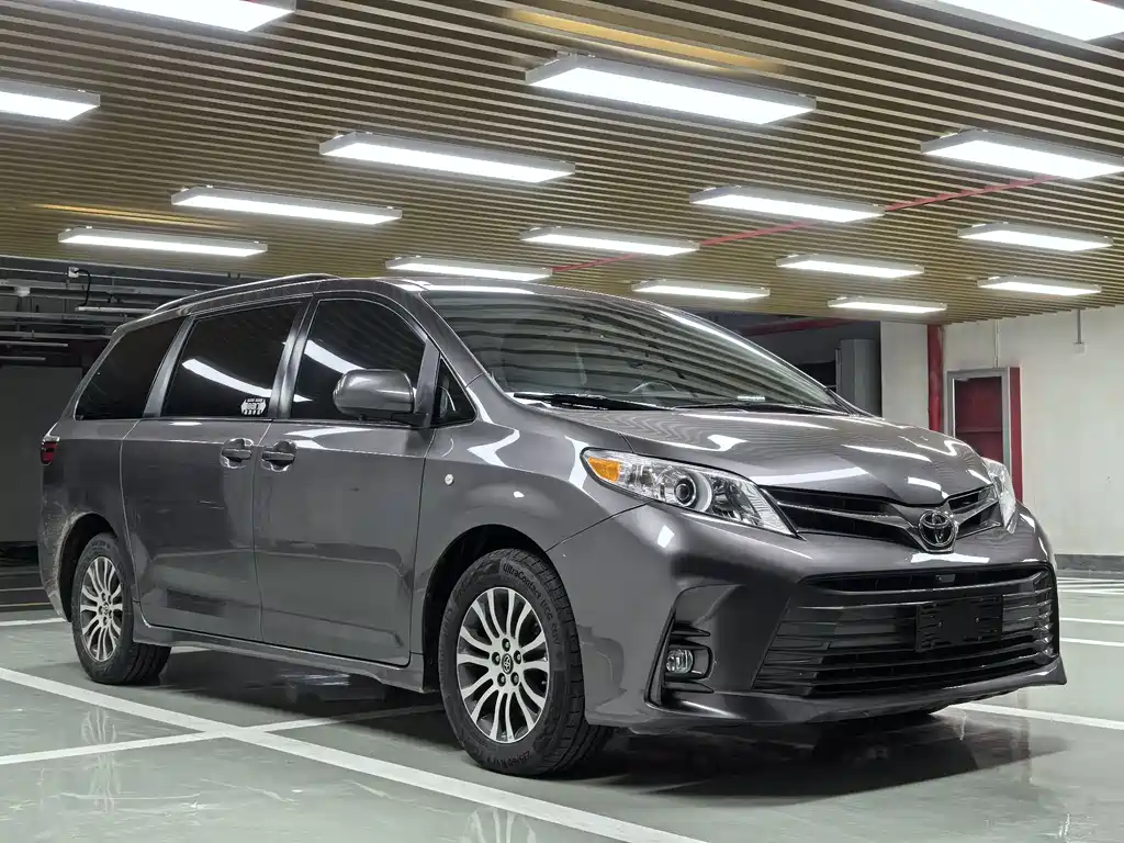 Toyota Sienna 2019 — фото 3