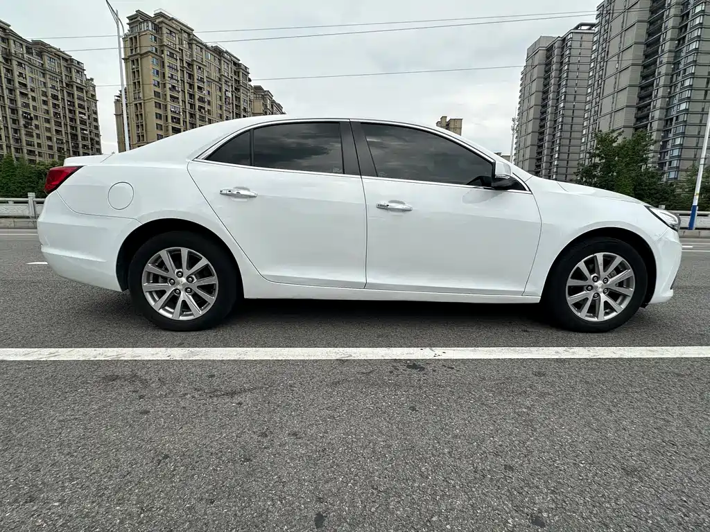 Chevrolet Malibu 2018 — фото 12