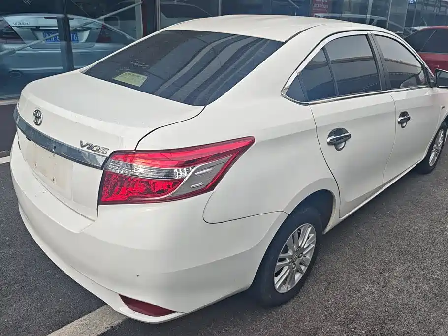Toyota Vios 2015 — фото 3