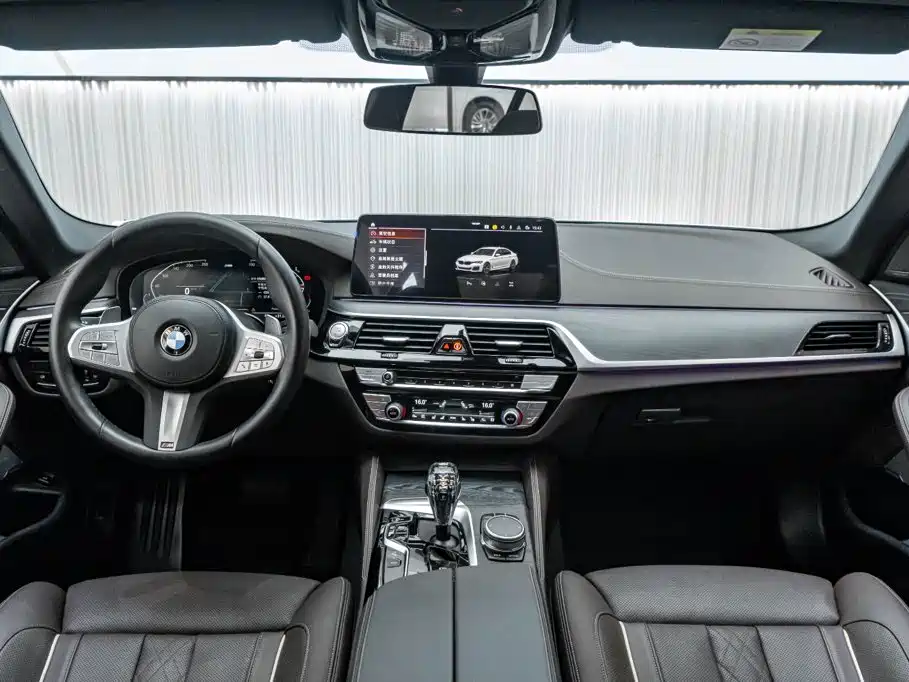 BMW 5 Series 2024 — фото 14