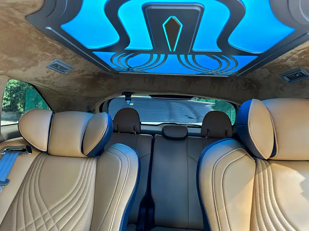 Toyota Sienna 2023 — фото 15